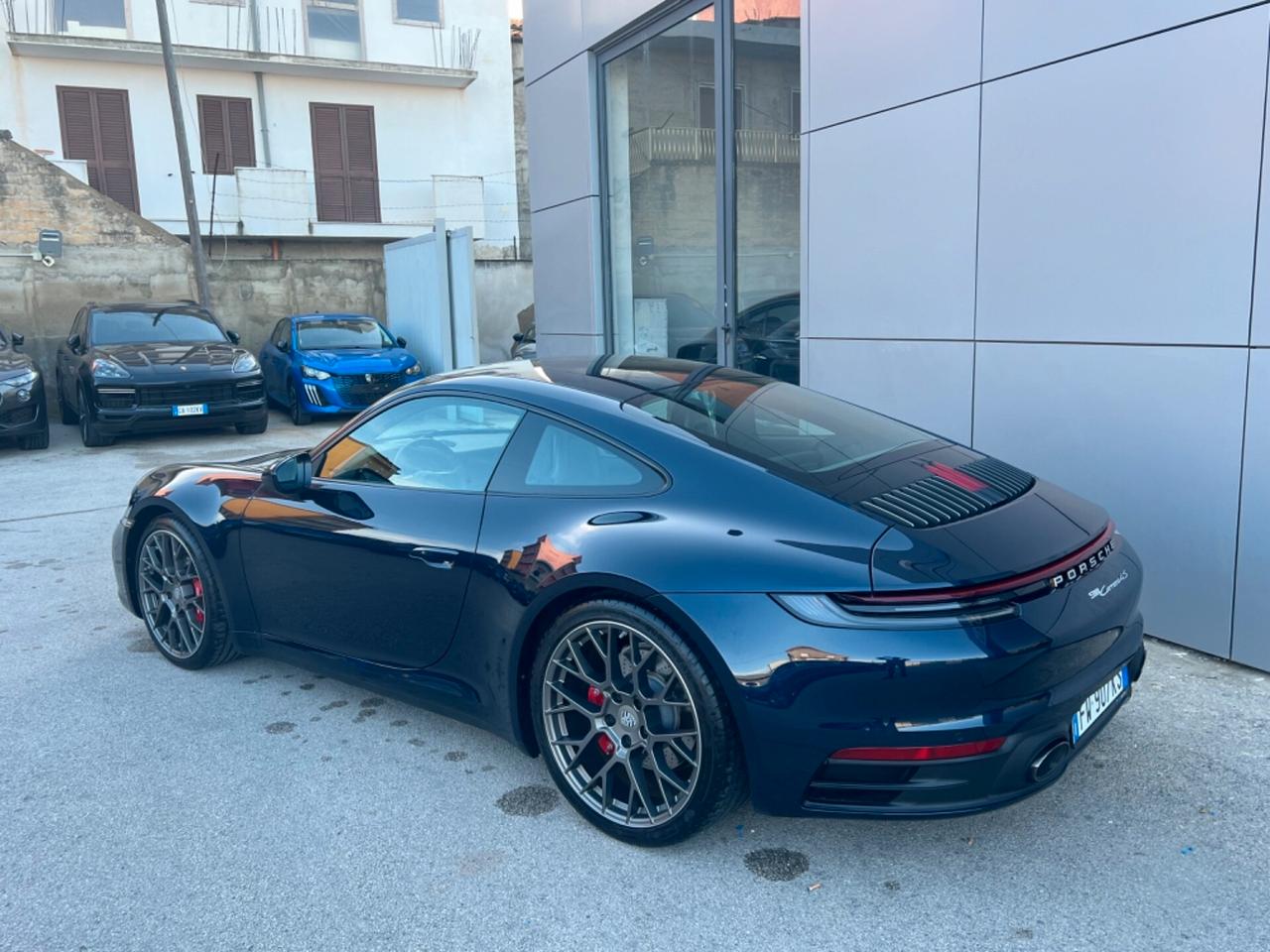 Porsche 992 Coupe 3.0 Carrera 4S auto