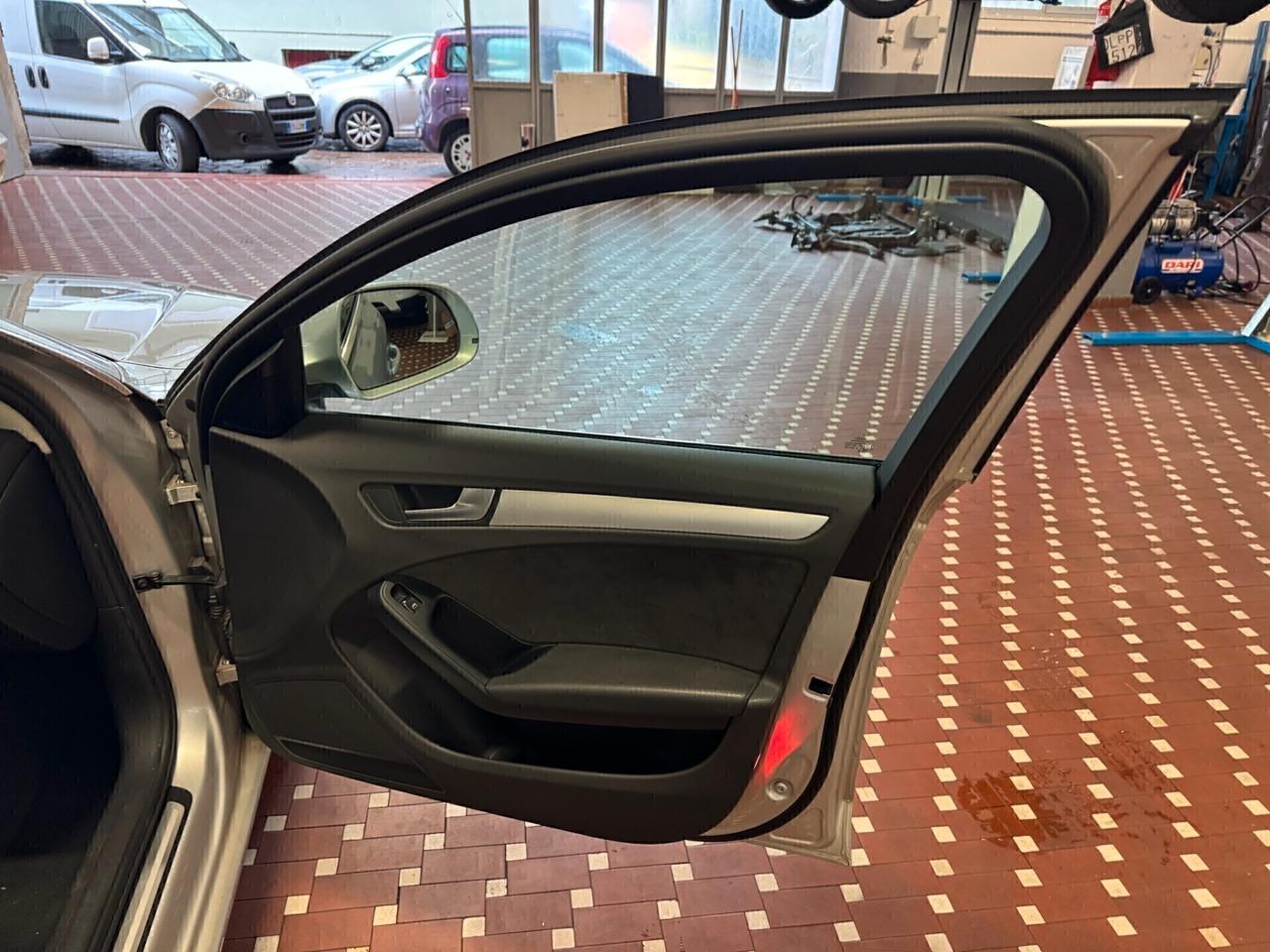 Audi A4 3.2 V6 qu. tiptronic Advanced - UNICO PROPRIETARIO