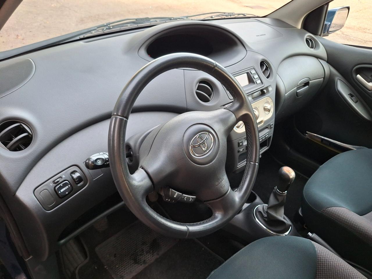 Toyota Yaris 1.0 benzina