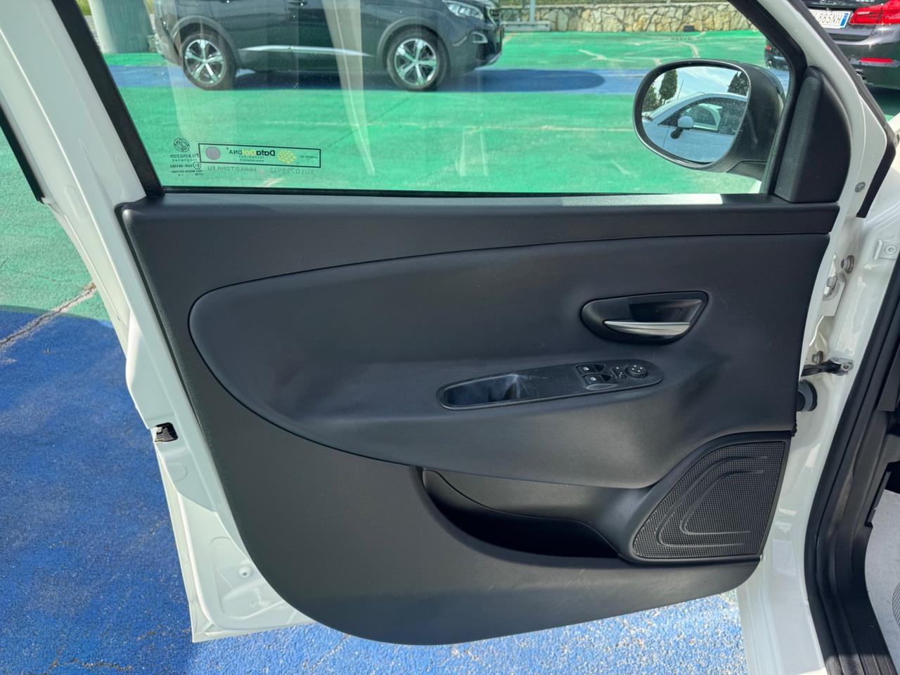 Lancia Ypsilon 0.9 TwinAir 85 CV 5 porte Metano Ecochic Gold