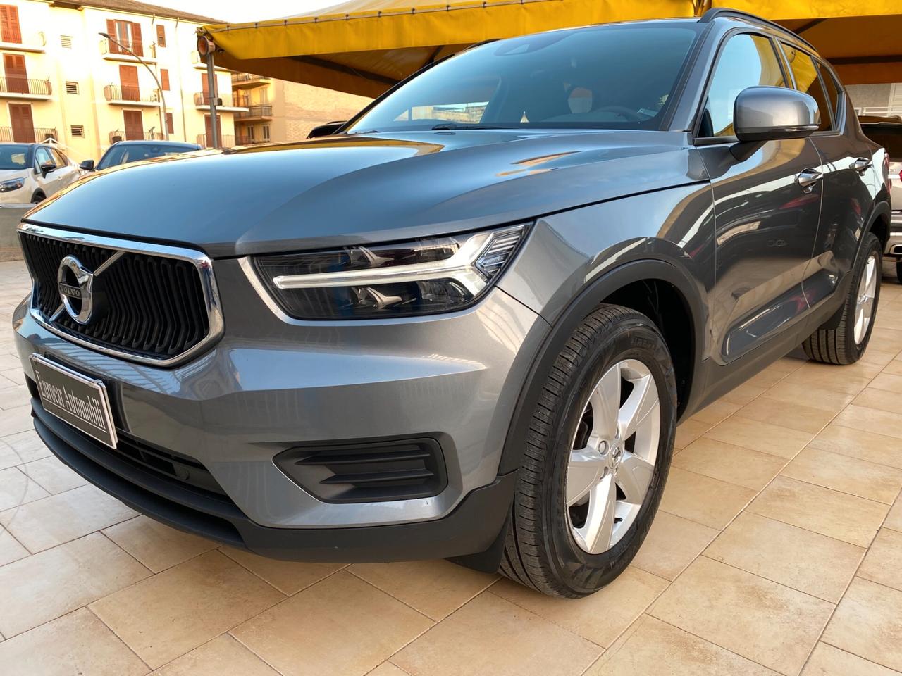 Volvo XC40 D3 Momentum 2.0 TDI 150CV
