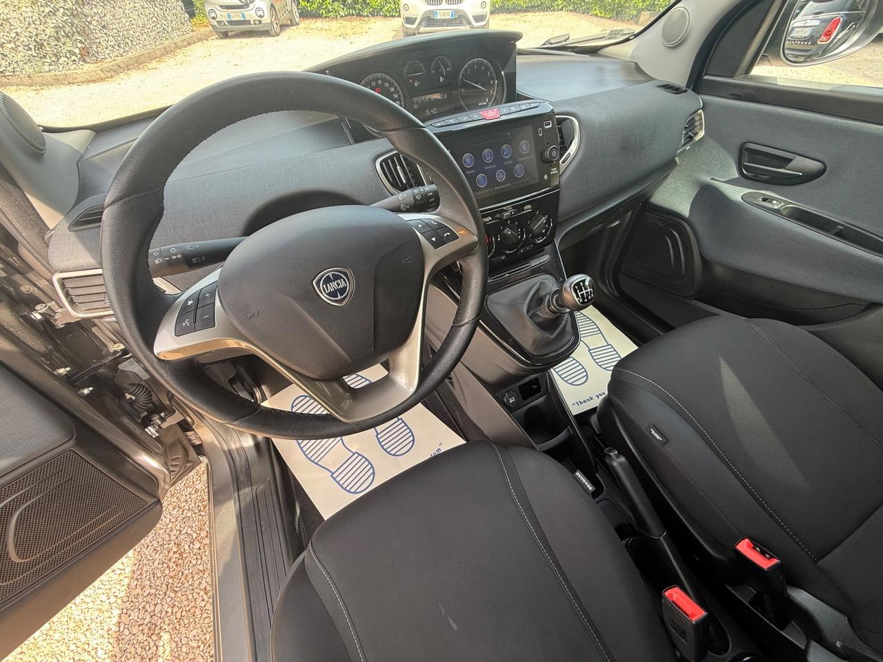Lancia Ypsilon 1.0 FireFly 5 porte S&S Hybrid Alberta Ferretti
