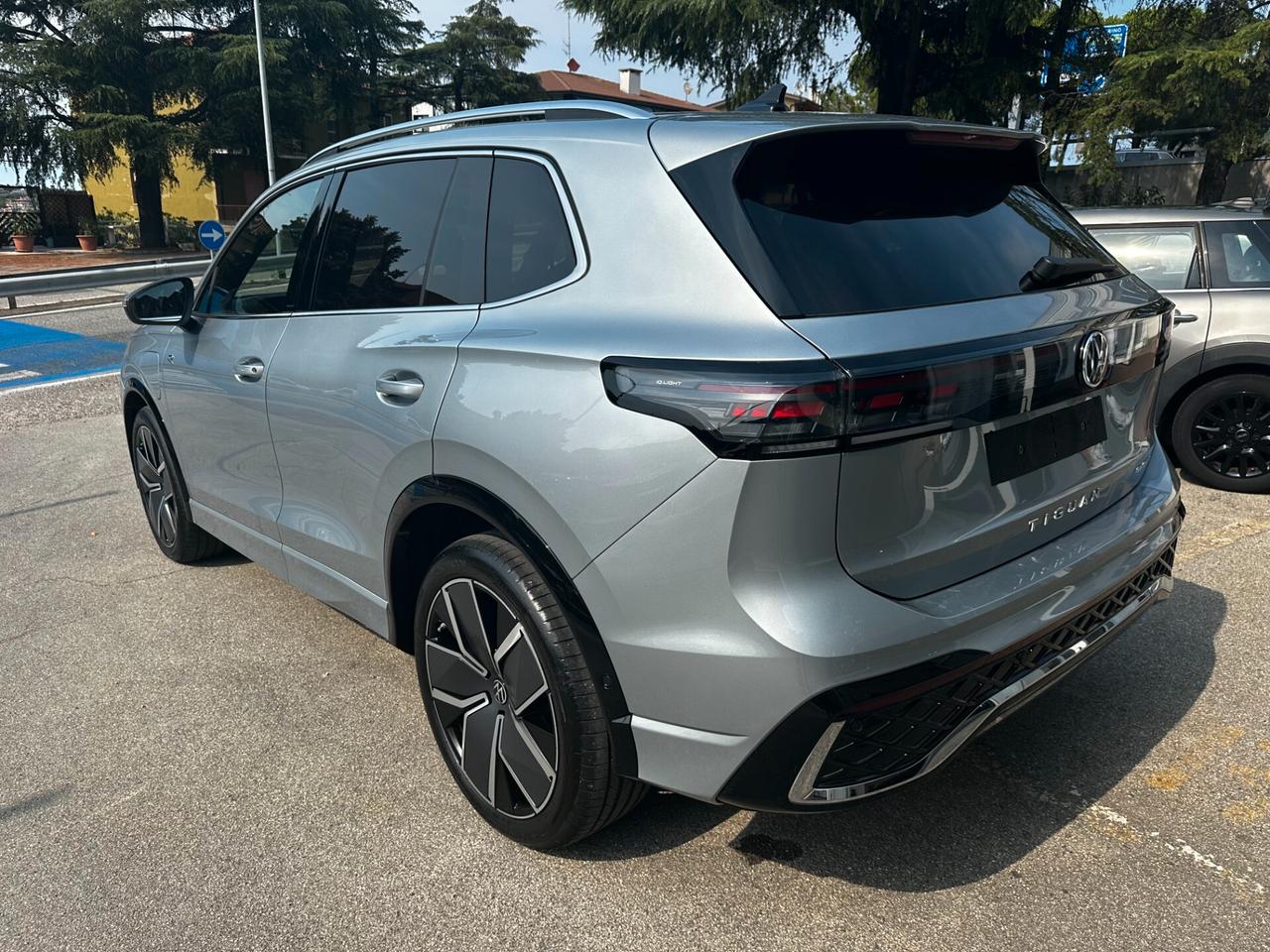 Volkswagen Tiguan III 1.5 tsi ehybrid R-Line Plus 204cv dsg / 4 ANNI DI GARANZIA