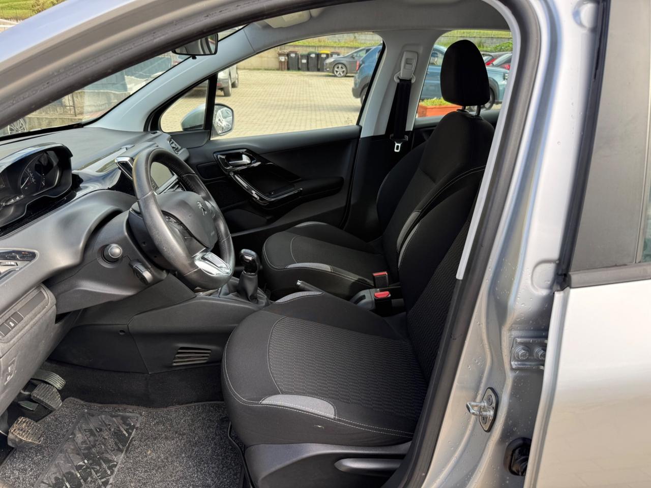 Peugeot 208 neopatentati