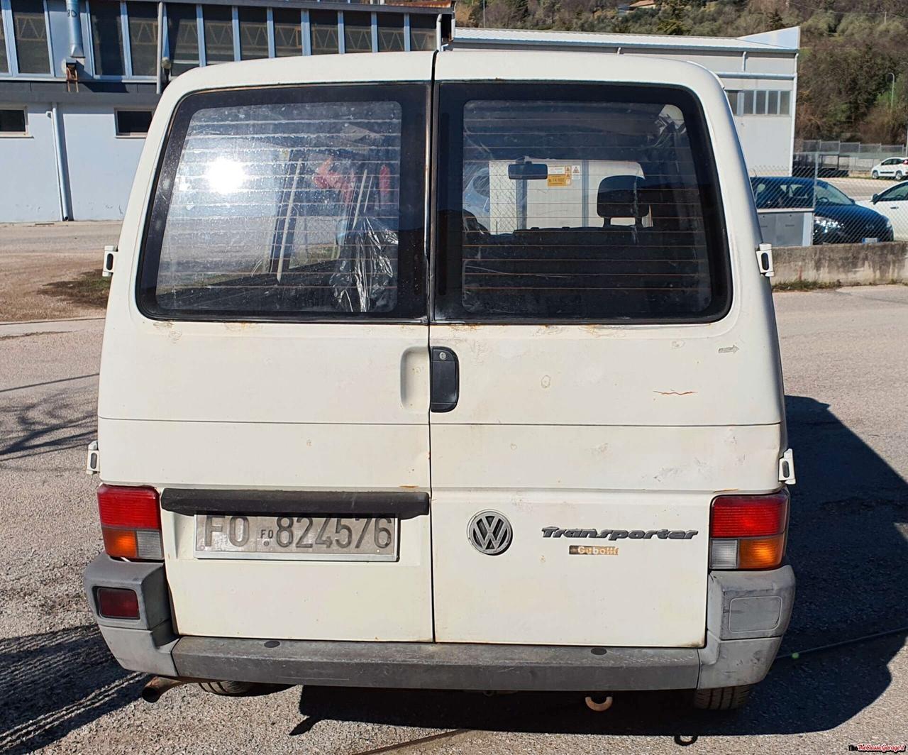 Volkswagen Transporter 2.4 D Vetrato Passo Lungo