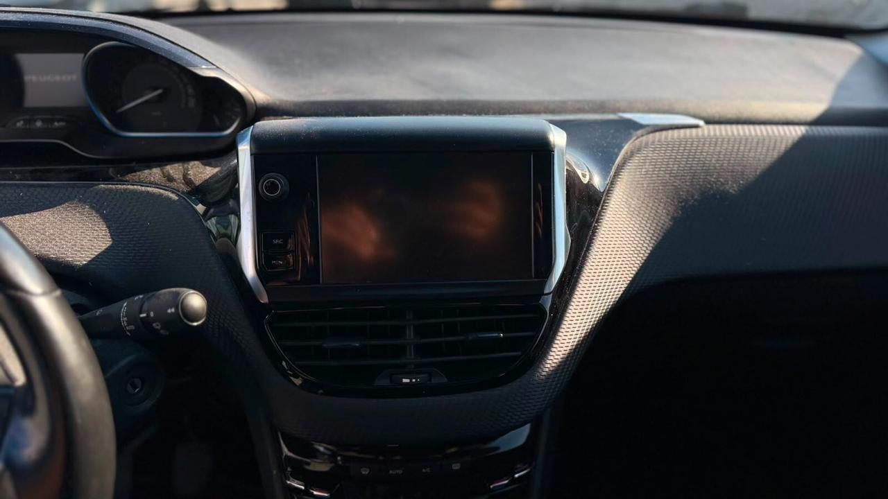 Peugeot 2008 1.2 BENZINA 2015 NEOP.