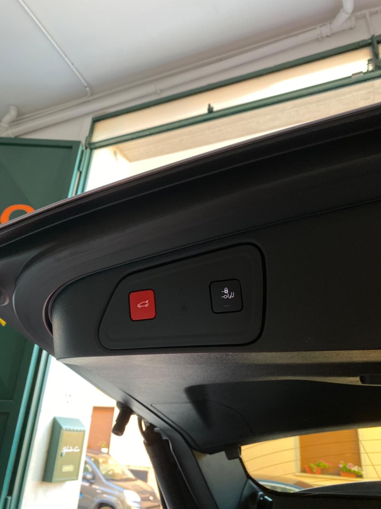 Peugeot 3008 Allure 130cv EAT8 ESCLUSO IVA