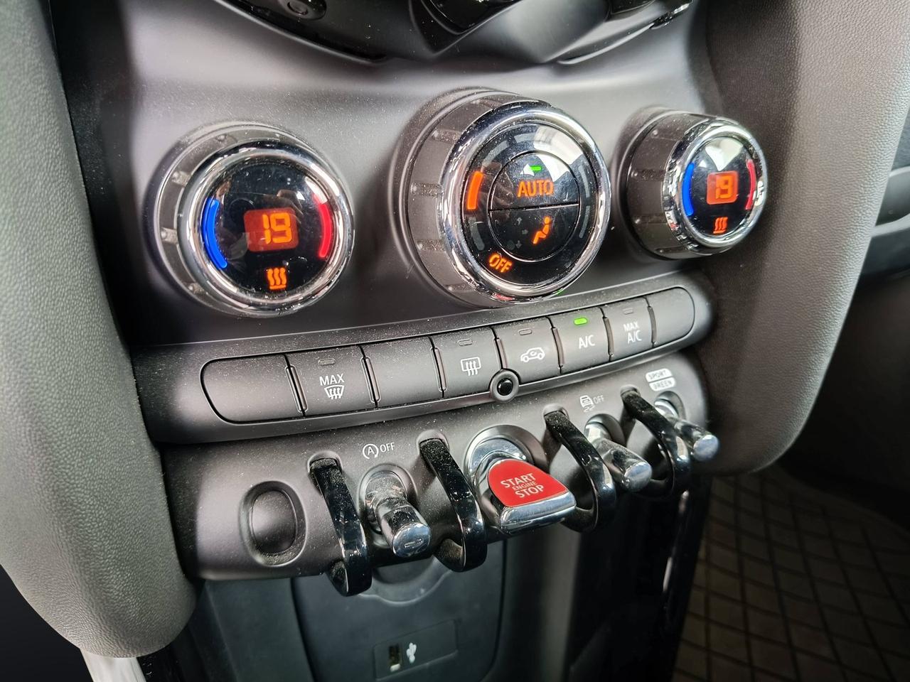 MINI Mini 3p 1.5 Cooper Classic Premium Mid Package auto