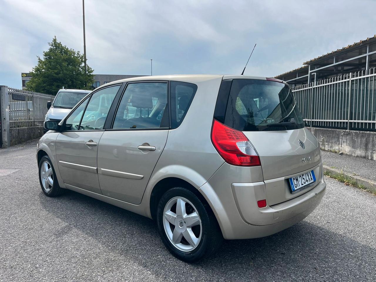 Renault Scénic 1.6 16V GPL