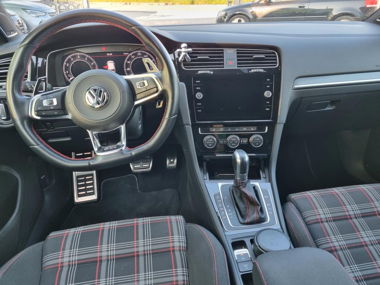 Volkswagen Golf GTI 2.0 245 CV TSI 5p.