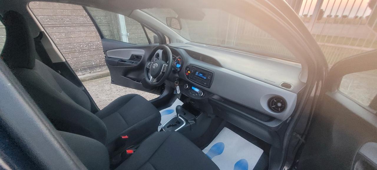 Toyota Yaris 1.5 Hybrid 5 porte Cool