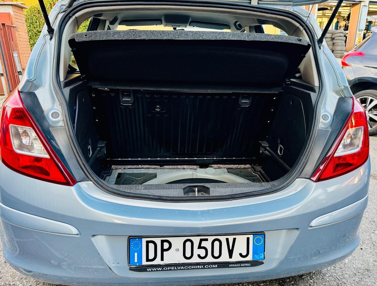 Opel Corsa 1.0 12V 5 porte Enjoy Ok Neopatentati