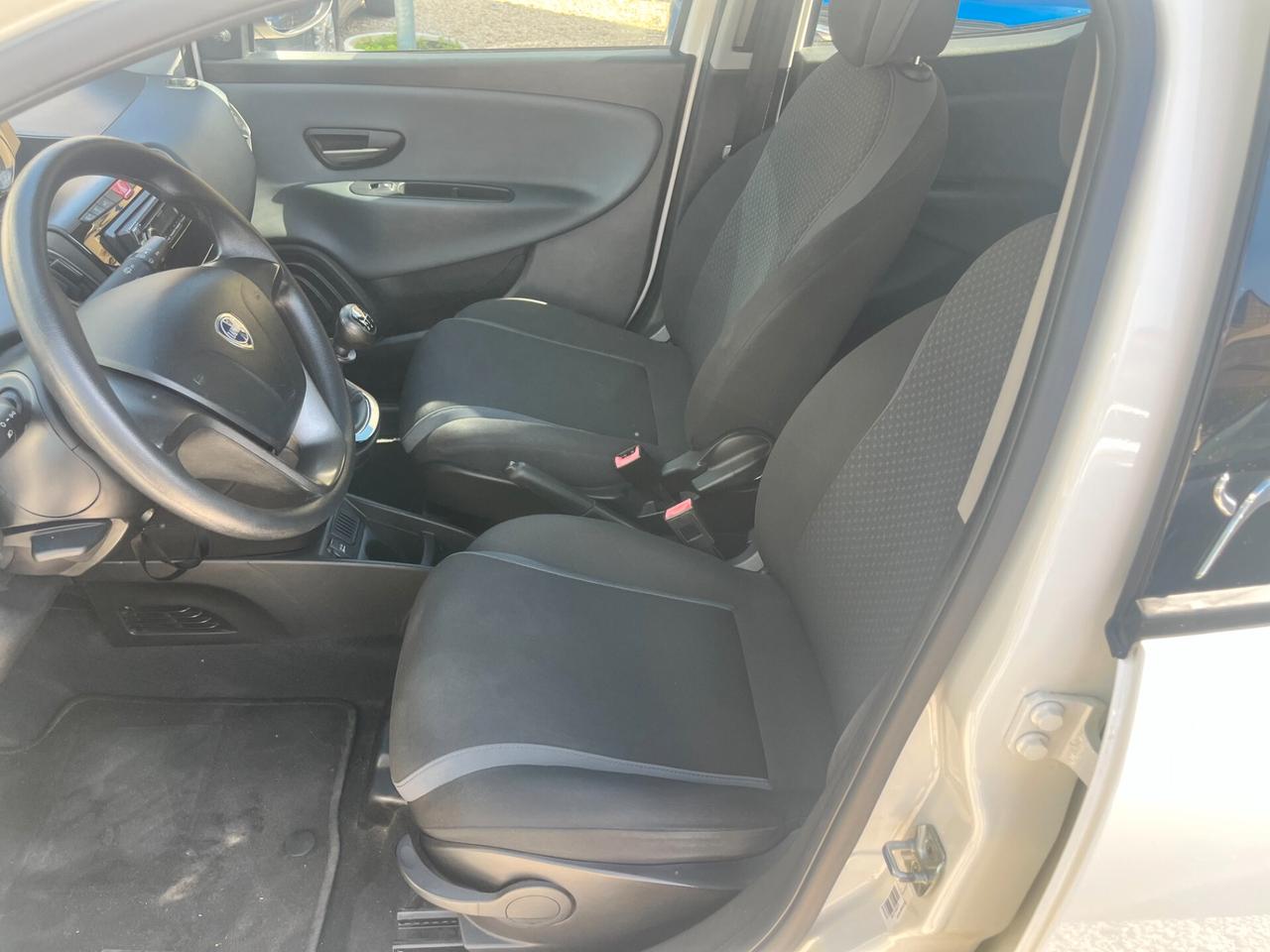 Lancia Ypsilon 1.2 69 CV 5 porte KM CERTIFICATI 2017