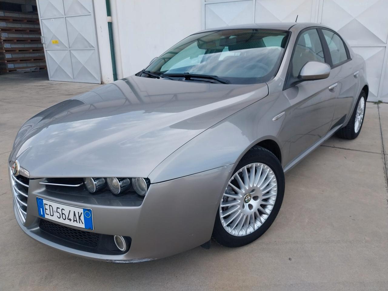 Alfa Romeo 159 Alfa Romeo Alfa 159 1.9 JTD JTDM Distinctive