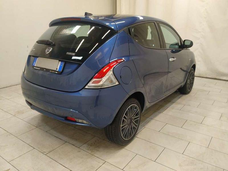 Lancia Ypsilon 1.0 firefly hybrid Gold s&s 70cv