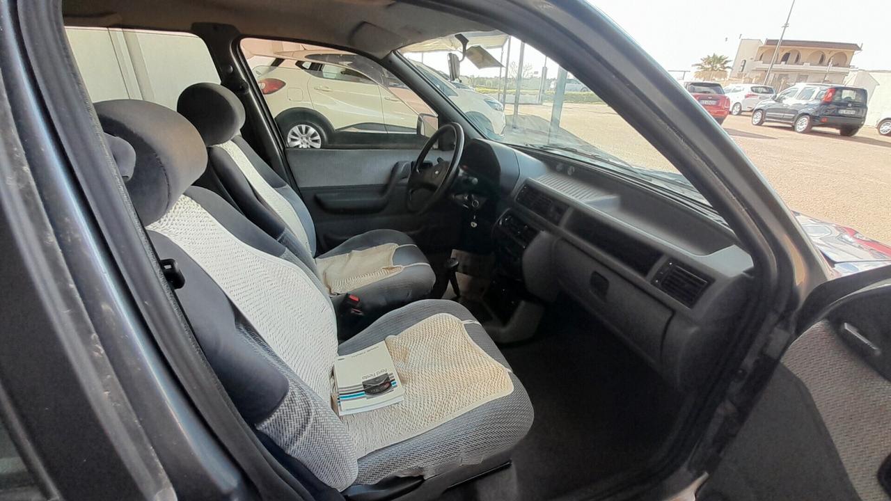 Ford Fiesta 1.1 5 porte Ghia