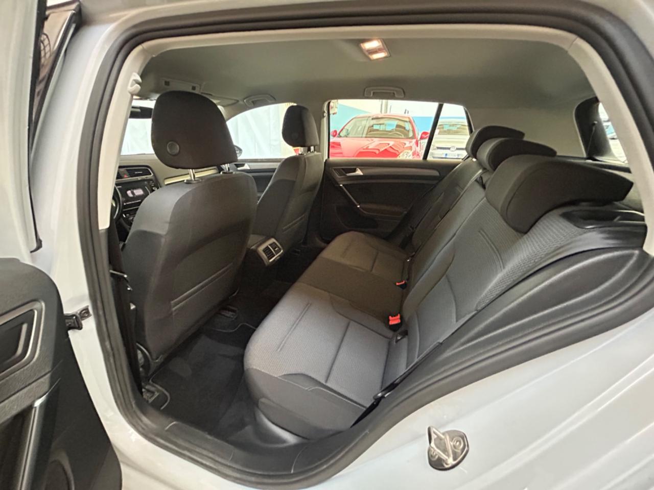 Volkswagen Golf 1.0 TSI 110 CV 5p. Business BlueMotion Technology