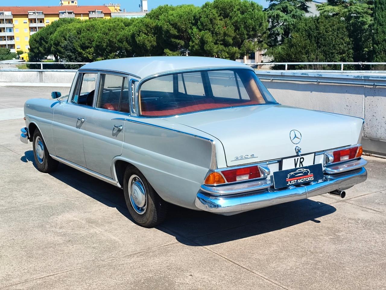 Mercedes-benz 220 S berlina