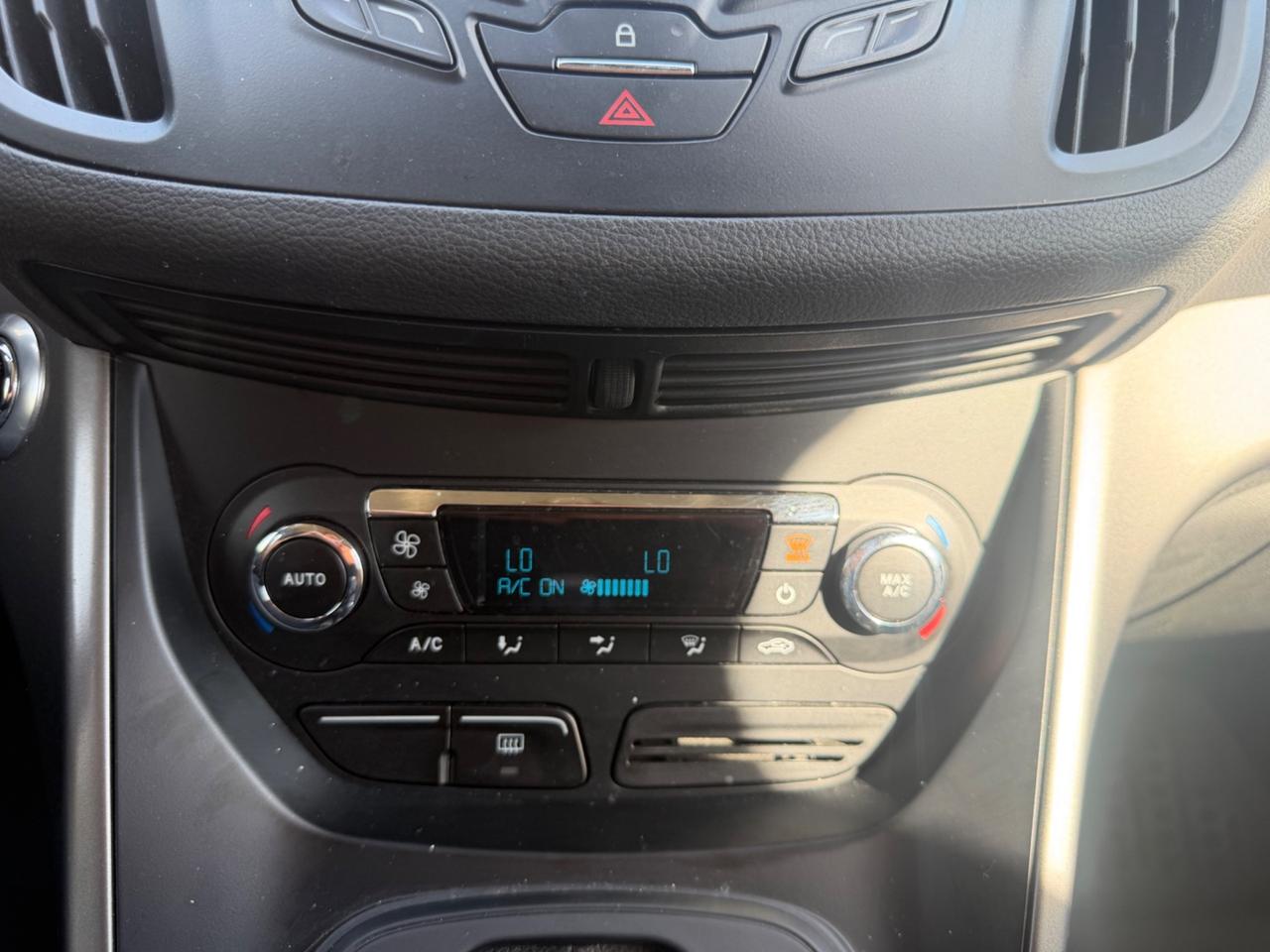 Ford Kuga 2.0 TDCI 140 CV 4WD Powershift Business