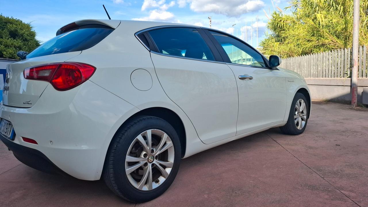 Alfa Romeo Giulietta 1.6 JTDm-2 105 CV Distinctive