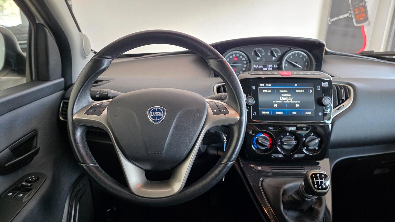 Lancia Ypsilon 1.0 FireFly 5 porte S&S Hybrid Gold