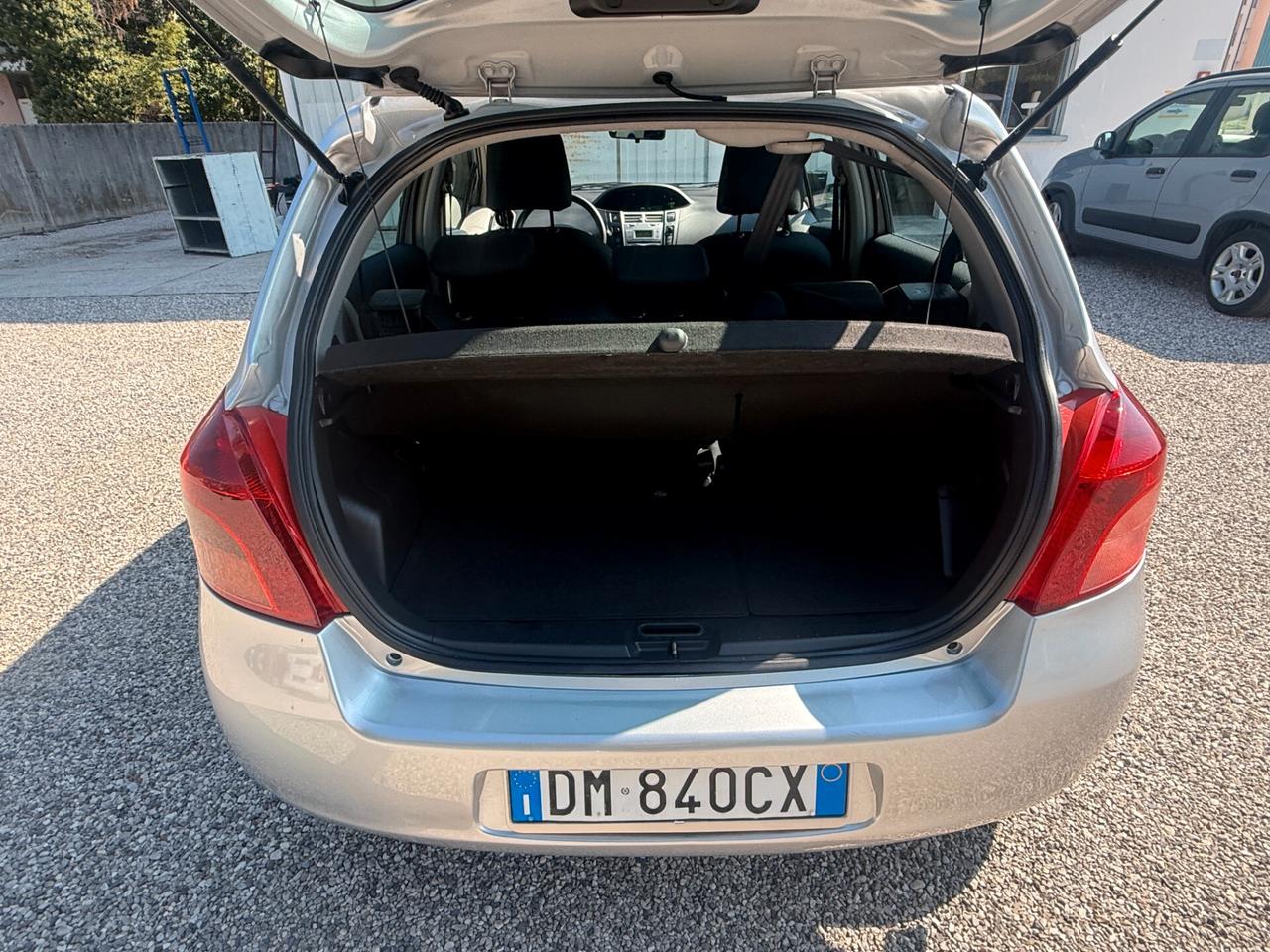 Toyota Yaris 1.0 3 porte Sol