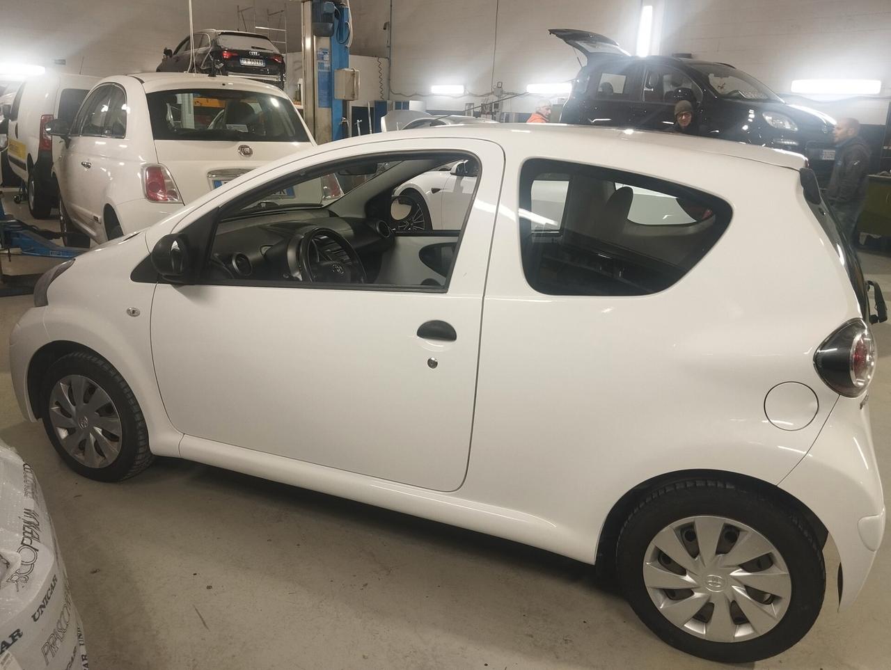 Toyota Aygo 1.0 12V VVT-i 3 porte Active Connect