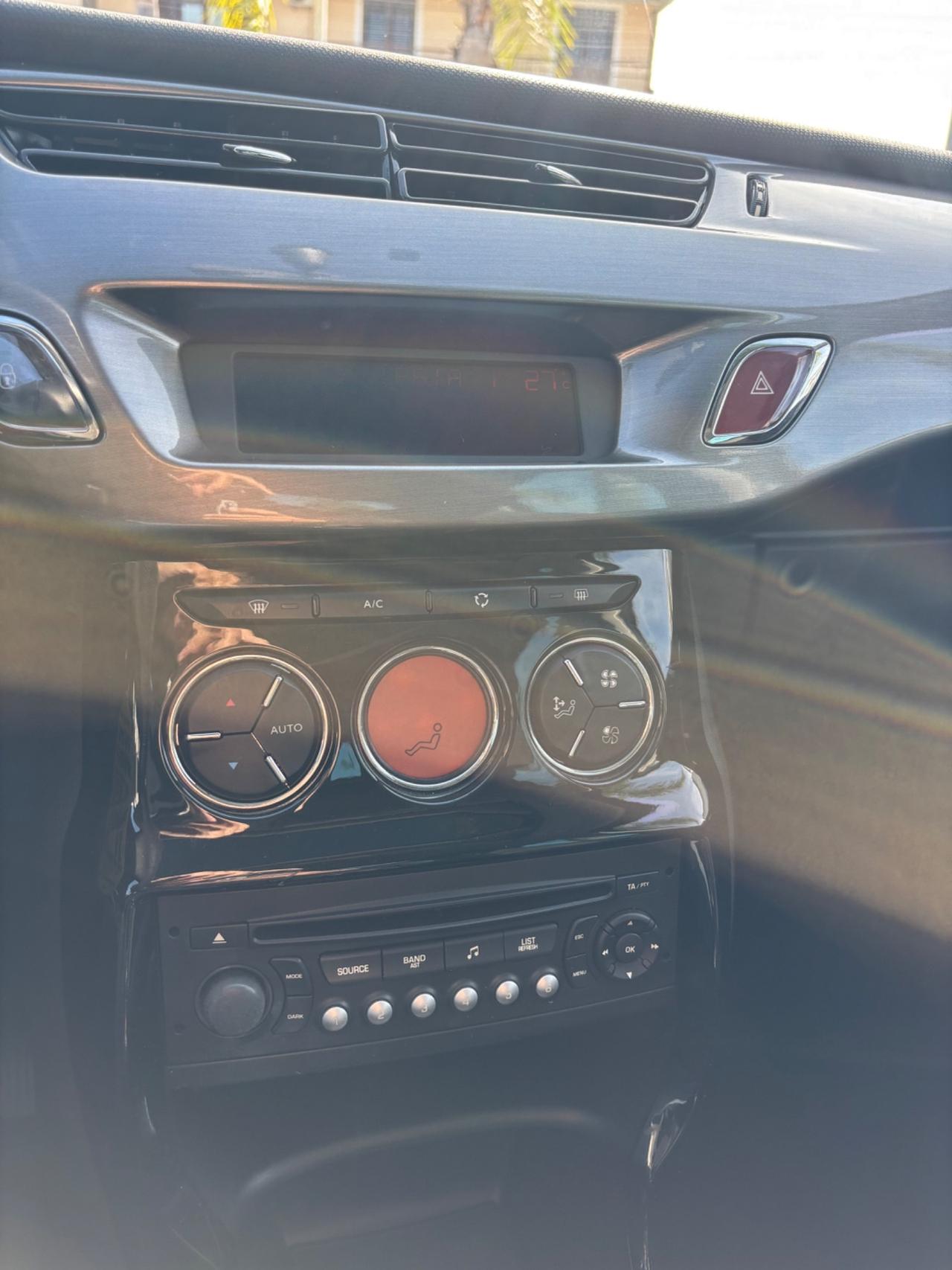 CITROEN C3 1.4 BENZ EXCLUSIVE 60.000KM