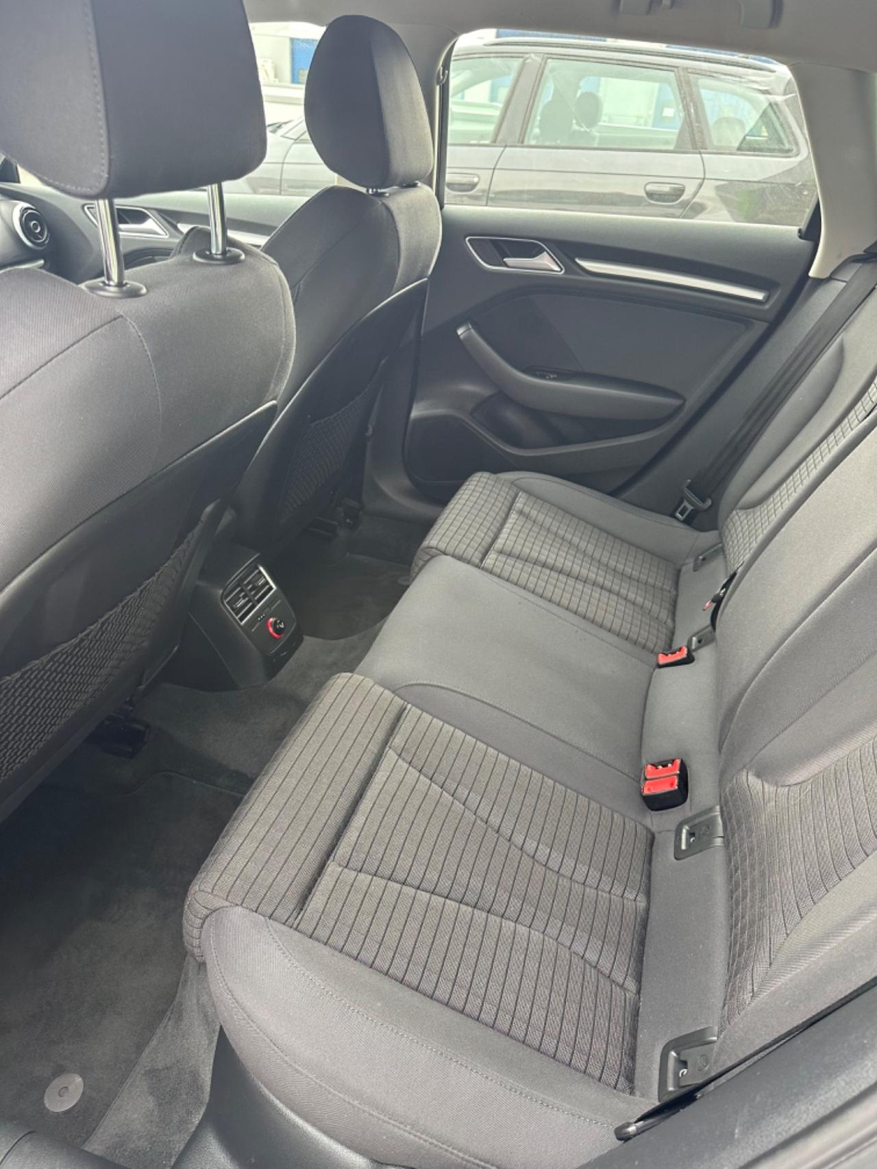 Audi A3 sportback 1.6 TDI S line EURO 6