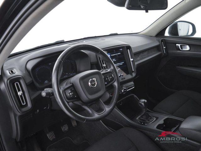 VOLVO XC40 T3 Momentum Core