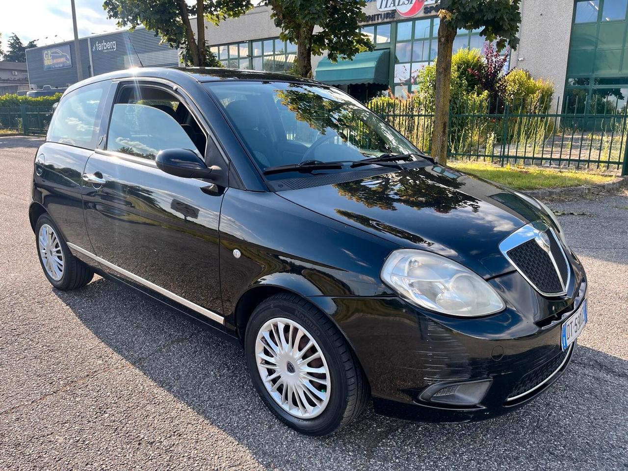 Lancia Ypsilon 1.2 Platino