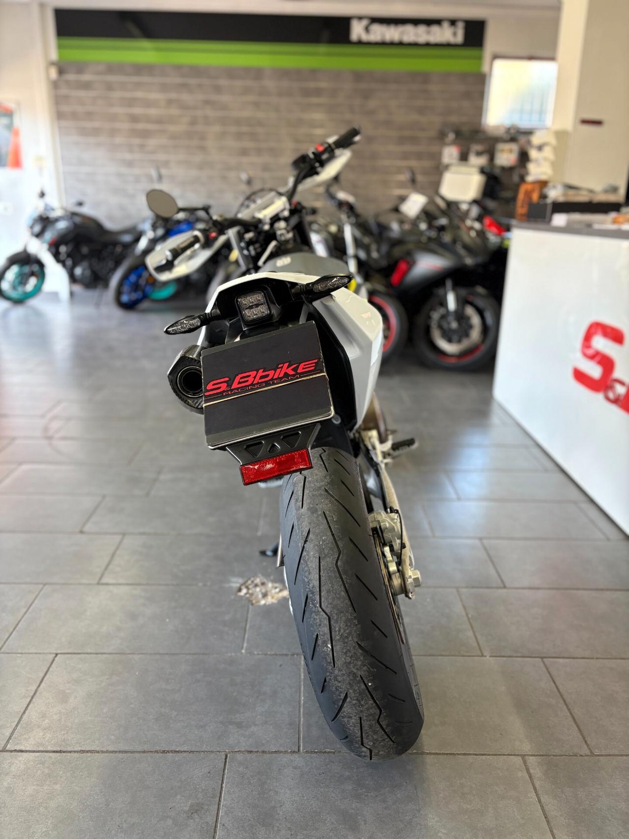 Husqvarna 701 Supermoto