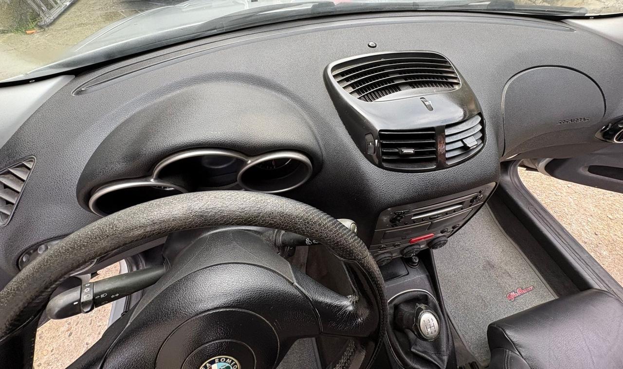 Alfa Romeo 147 1.6i 16V Twin Spark cat 3p. Progression