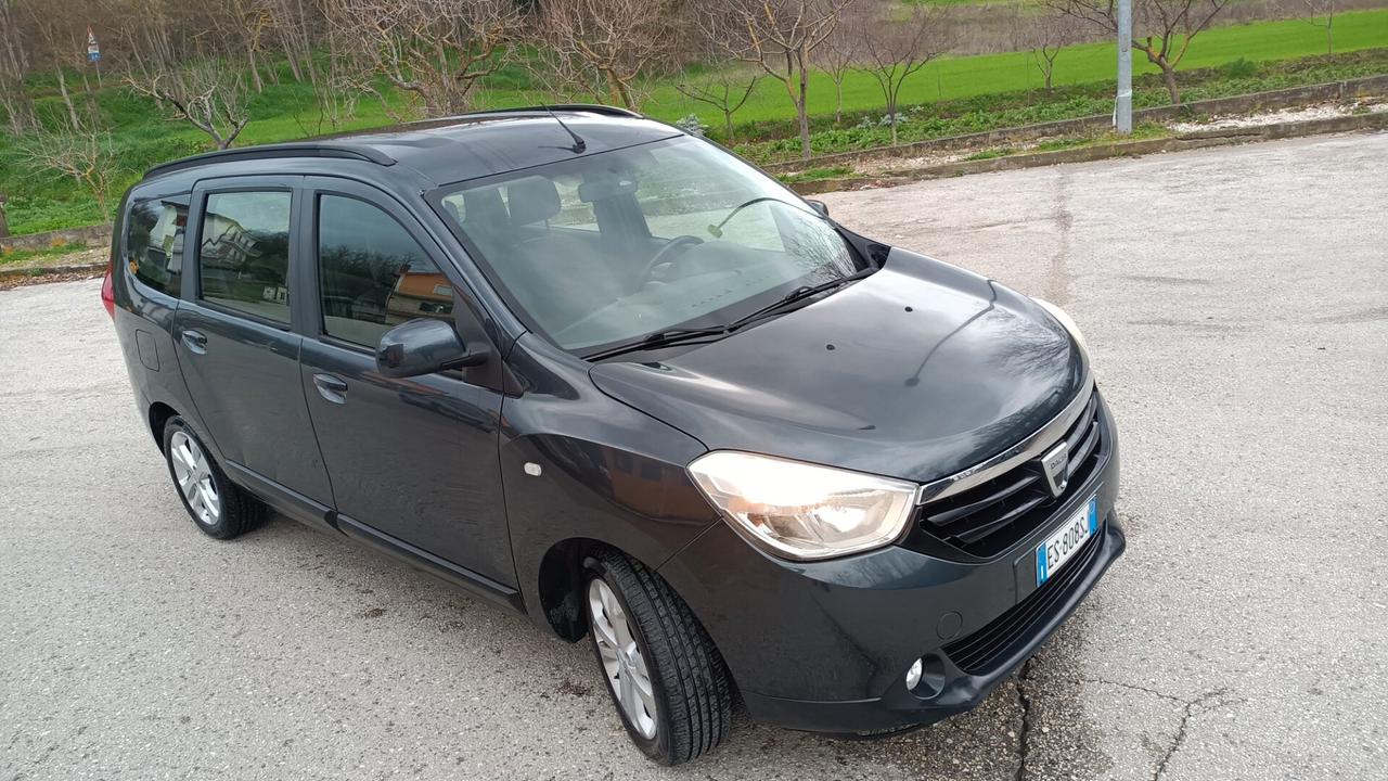 Dacia Lodgy 1.5 diesel 7 posti navigatore telefono bluetooth