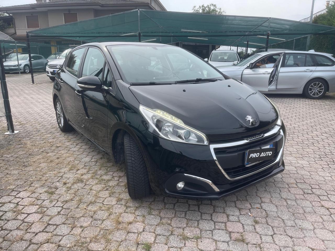 Peugeot 208 PureTech 82 5 porte Allure