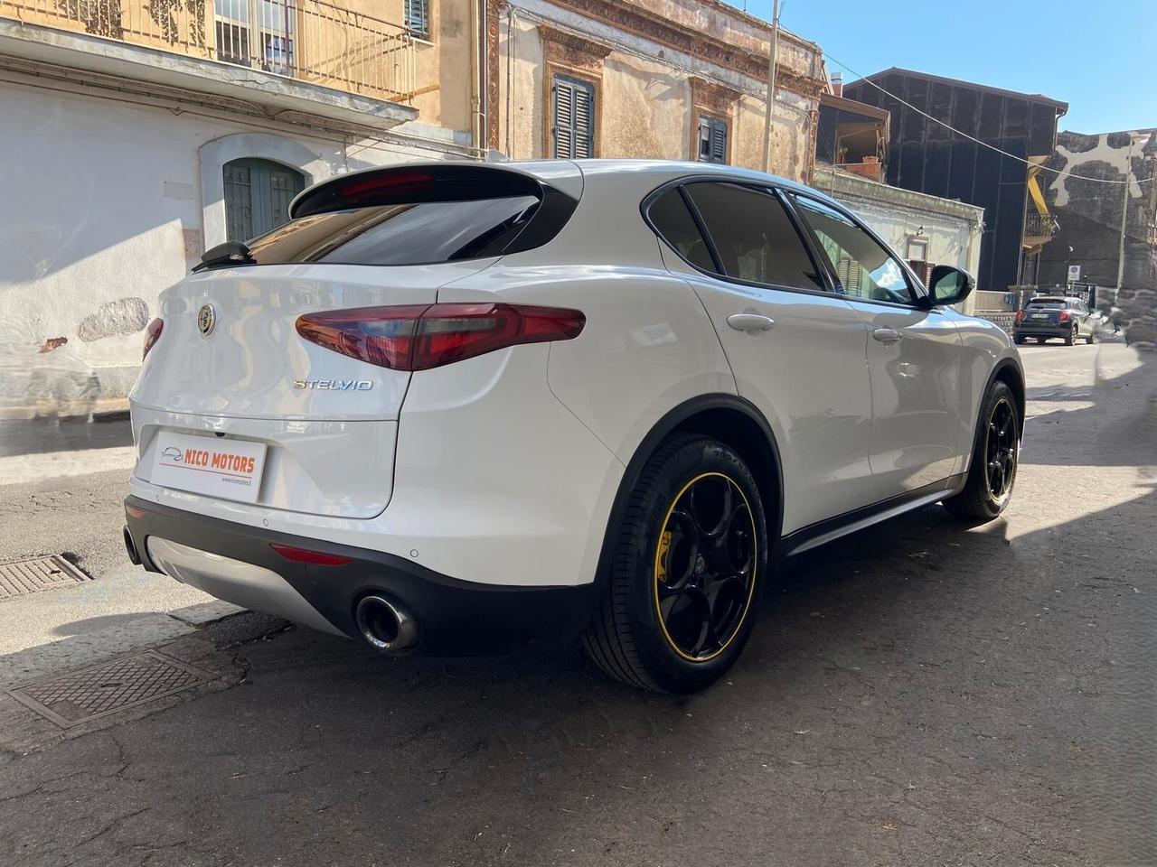 Alfa Romeo Stelvio 2.2 Turbodiesel 160 CV AT8 RWD Business