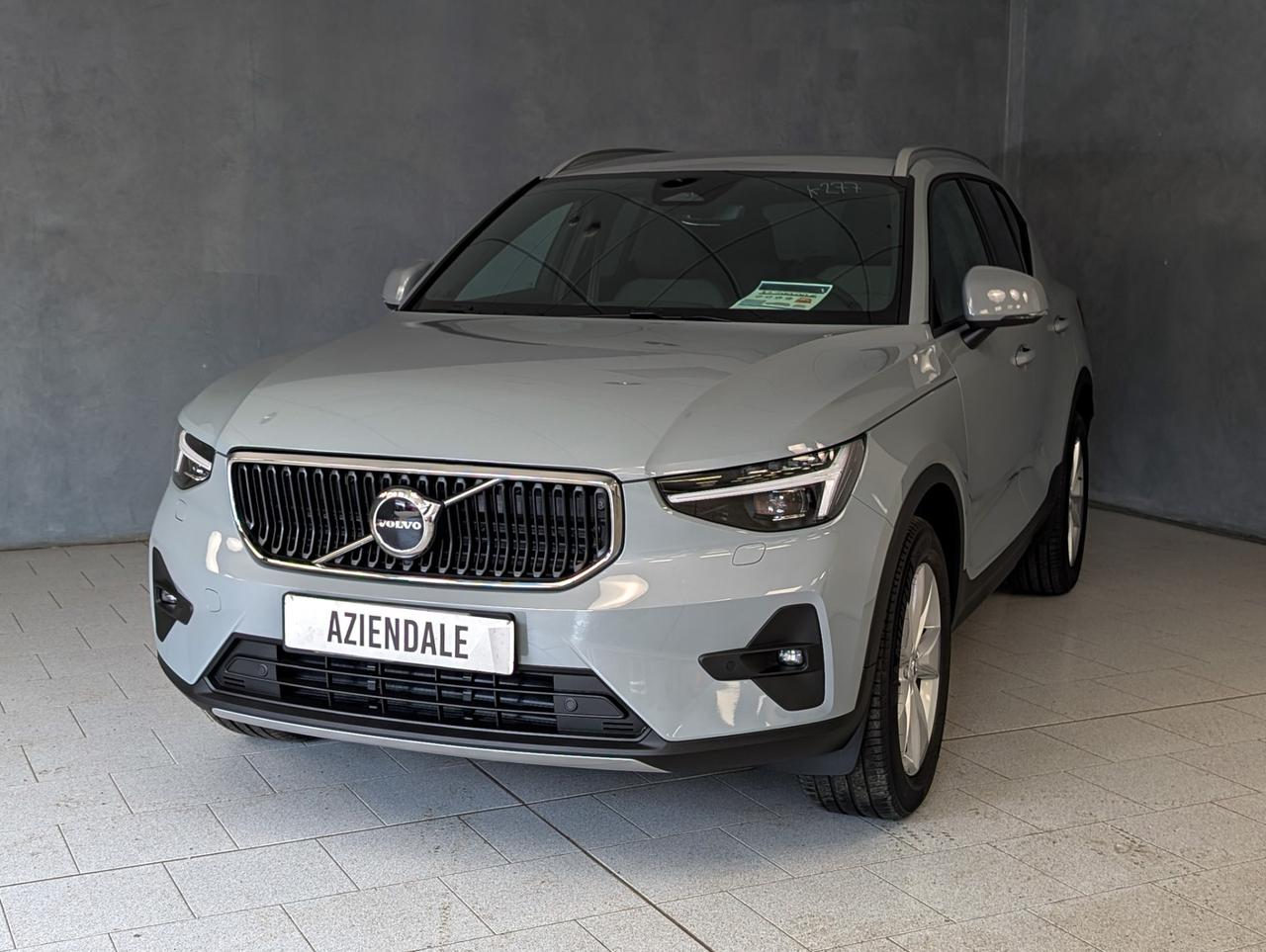 Volvo XC40 2.0 b3 MHEV 163cv Automatic Core Essential