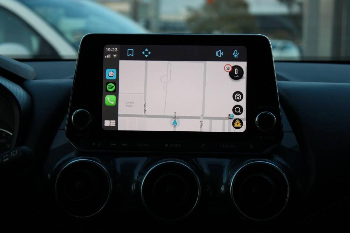 Nissan Juke 1.0 dig-t N-Connecta (Shadow) 114cv con CarPlay