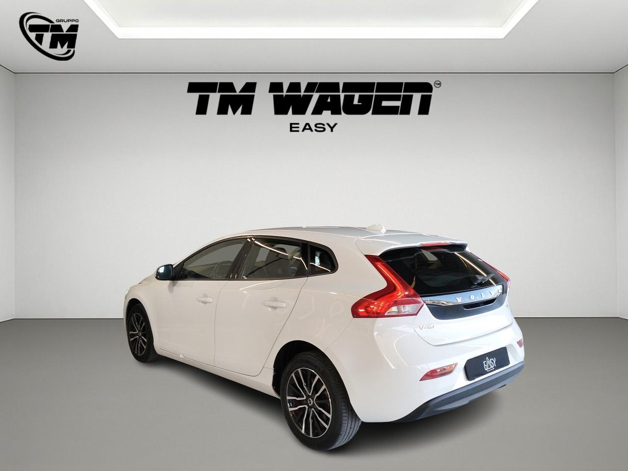 Volvo V40 1.5 t2 R-design geartronic my19 - NEOPATENTATI