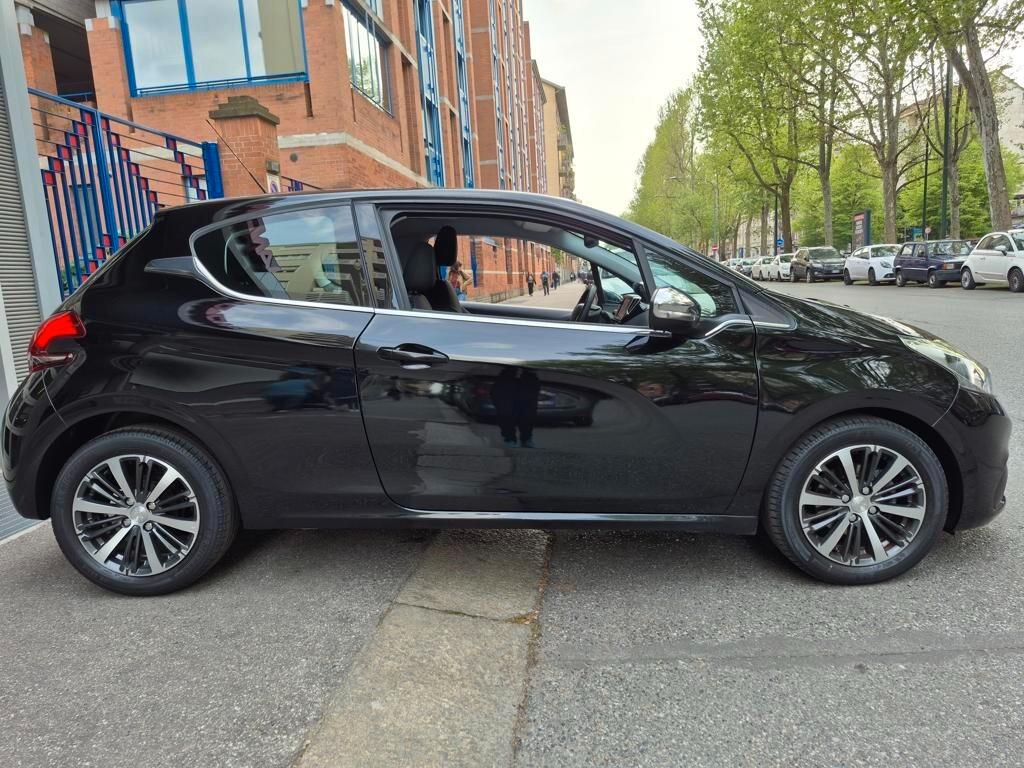 Peugeot 208 PureTech 82 3 porte Allure