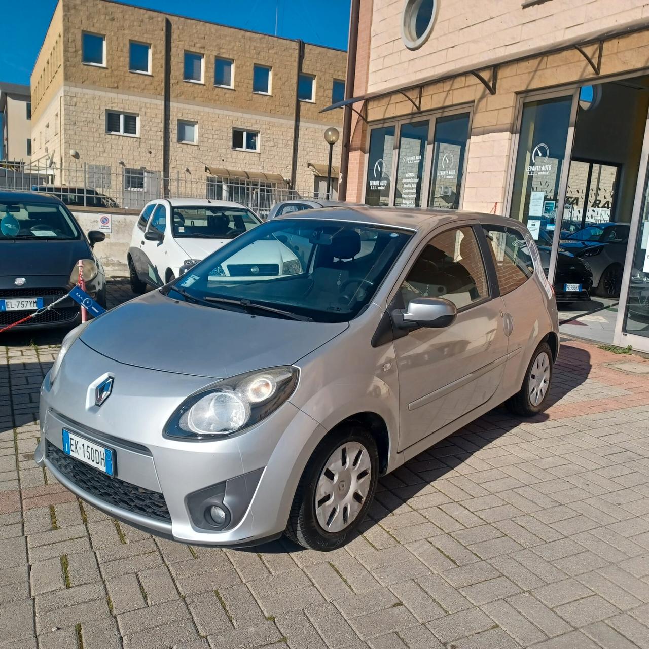 144.118KM TWINGO 1.2 PER NEOPATENTATI