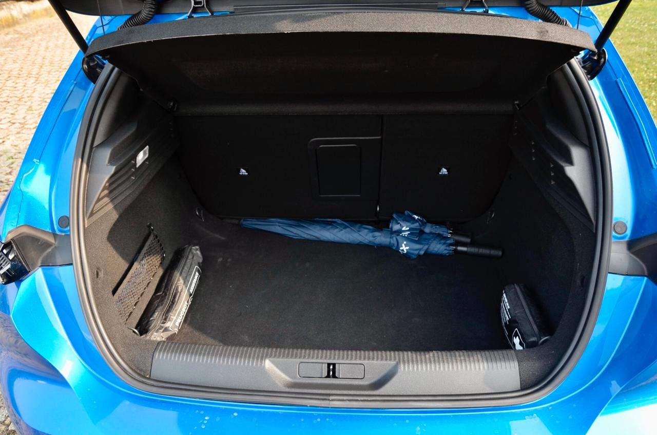 PEUGEOT 308 1.5 BLUEHDI GT 131cv EAT8, PREZZO REALE, UNCOPROP, SERVICE UFF PEUGEOT, EURO 6D, FARI LED, NAVI, 18", PERMUTE