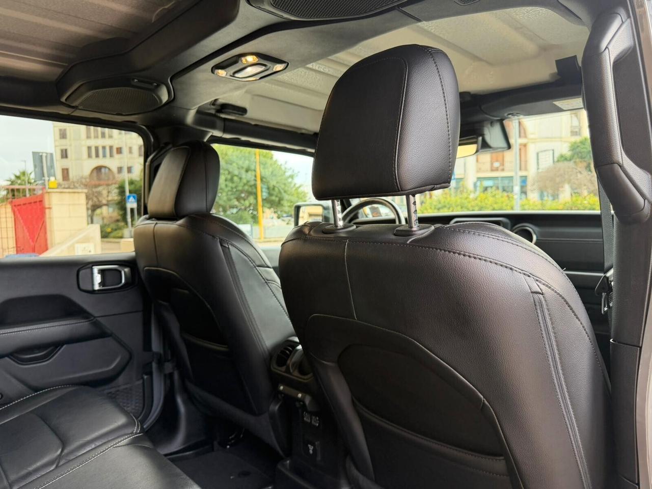 Jeep Wrangler Unlimited 2.2 Mjt II Sahara