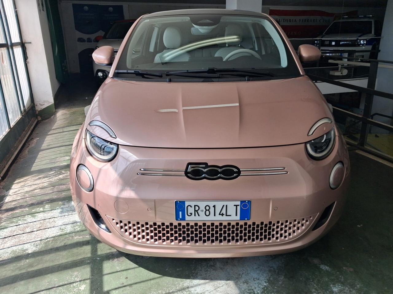 Fiat 500 500e 3+1 42 kWh La Prima VENDUTA