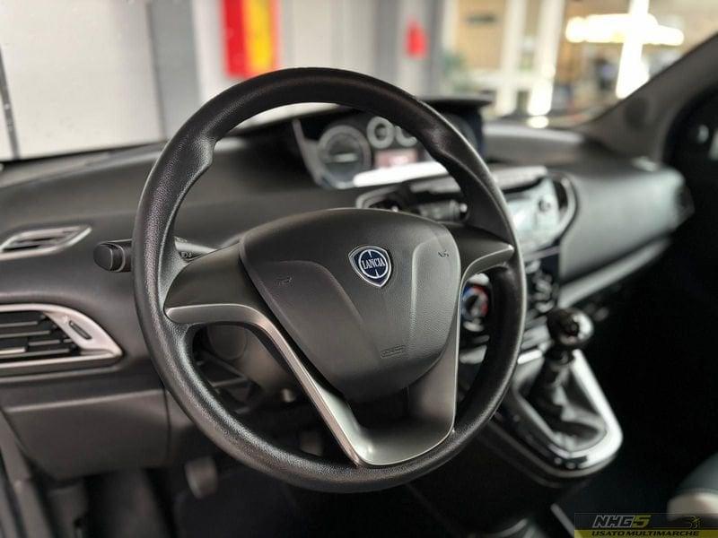 Lancia Ypsilon Ypsilon 1.2 69 CV 5 porte Silver