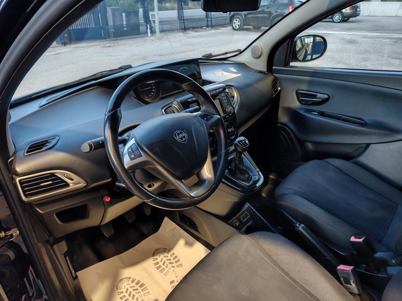 Lancia Ypsilon 1.3 MJT 16V 95 CV 5 porte S&S Platinum