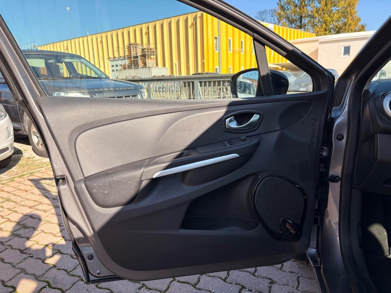 Renault Clio dCi 8V 75 CV Start&Stop 5 porte Energy Duel