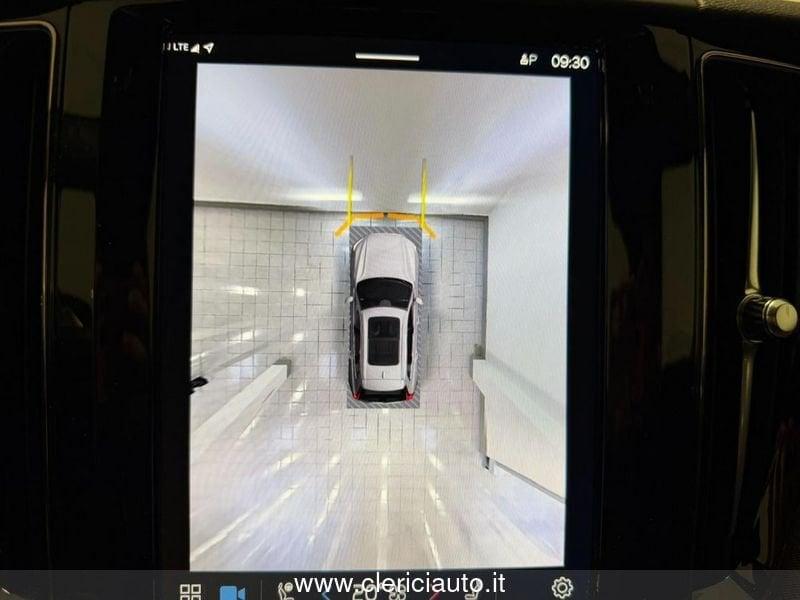 Volvo XC60 B5 AWD automatico Plus Dark