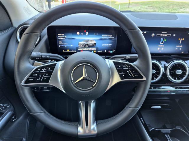 MERCEDES-BENZ GLA 180 Automatic Progressive Advanced