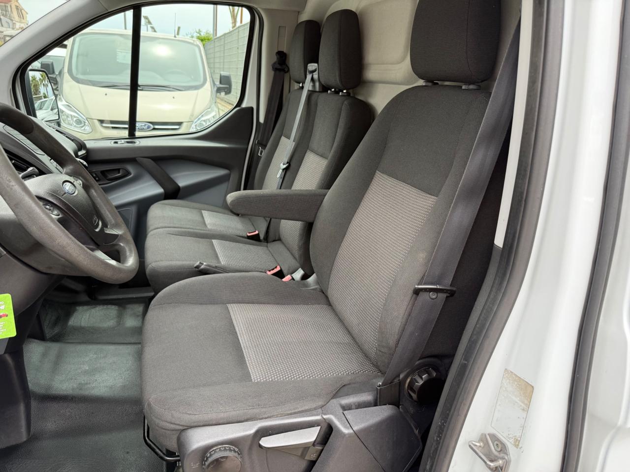 Ford Transit Custom 2.2 Diesel Passo Lungo